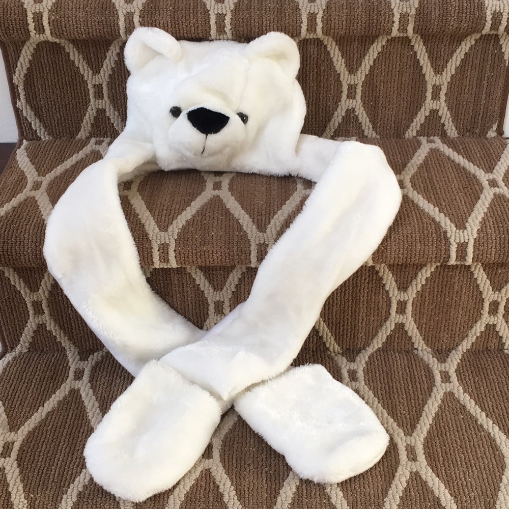 Polar bear Hat Scarf and Gloves 🌬